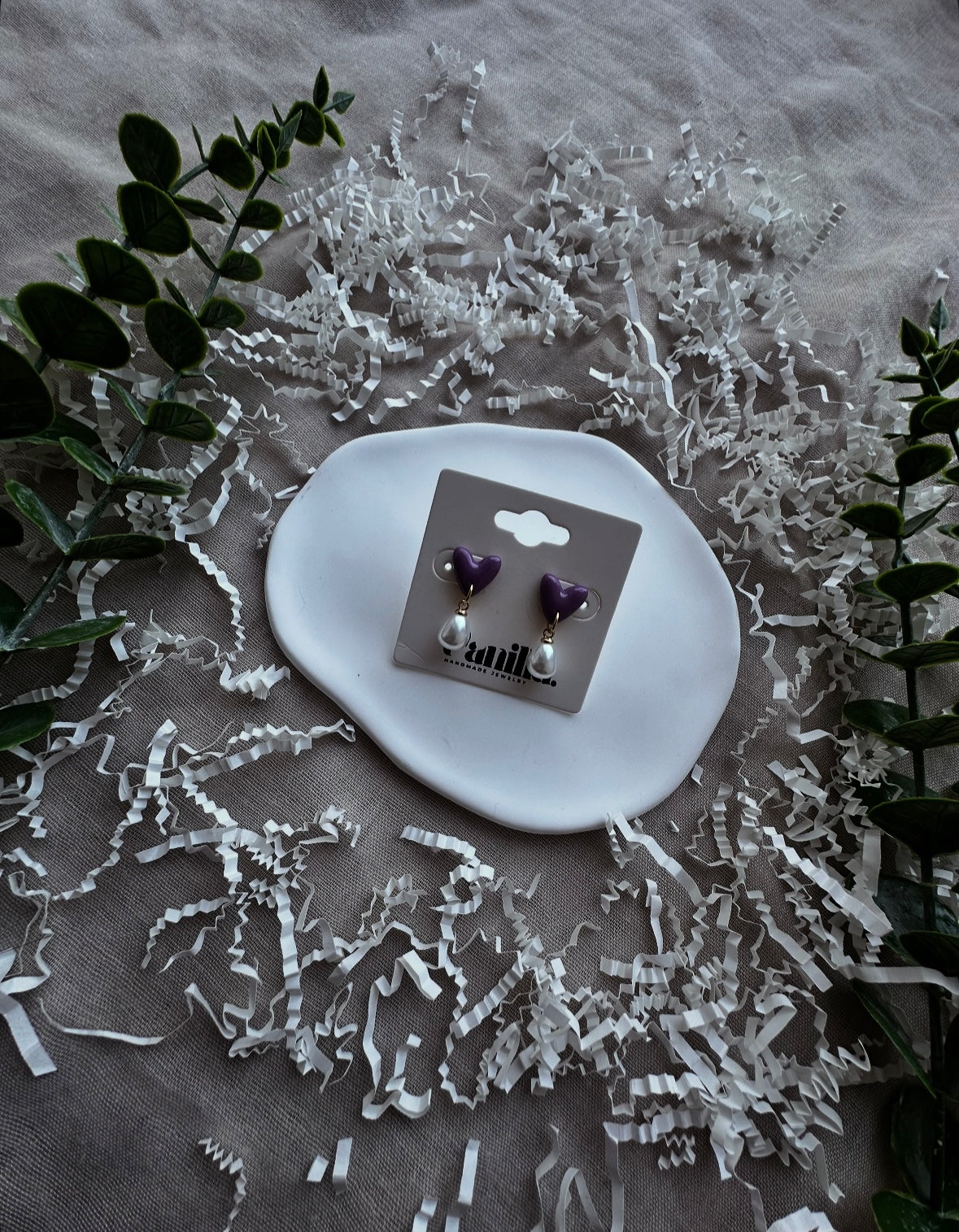 Boucles d’oreilles clous en cœur perlé ✦