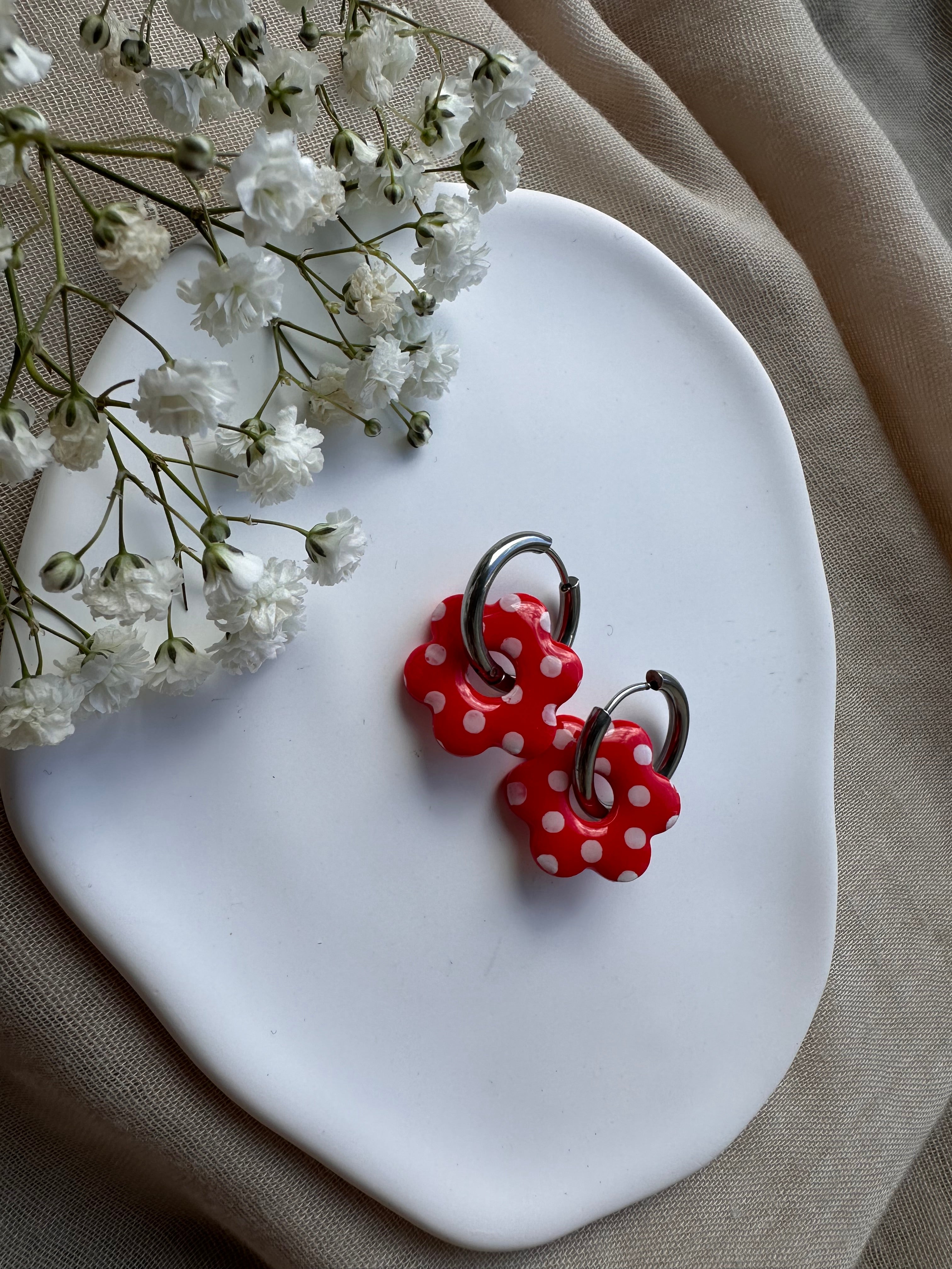 Pampilles rouges à pois blanc ❀