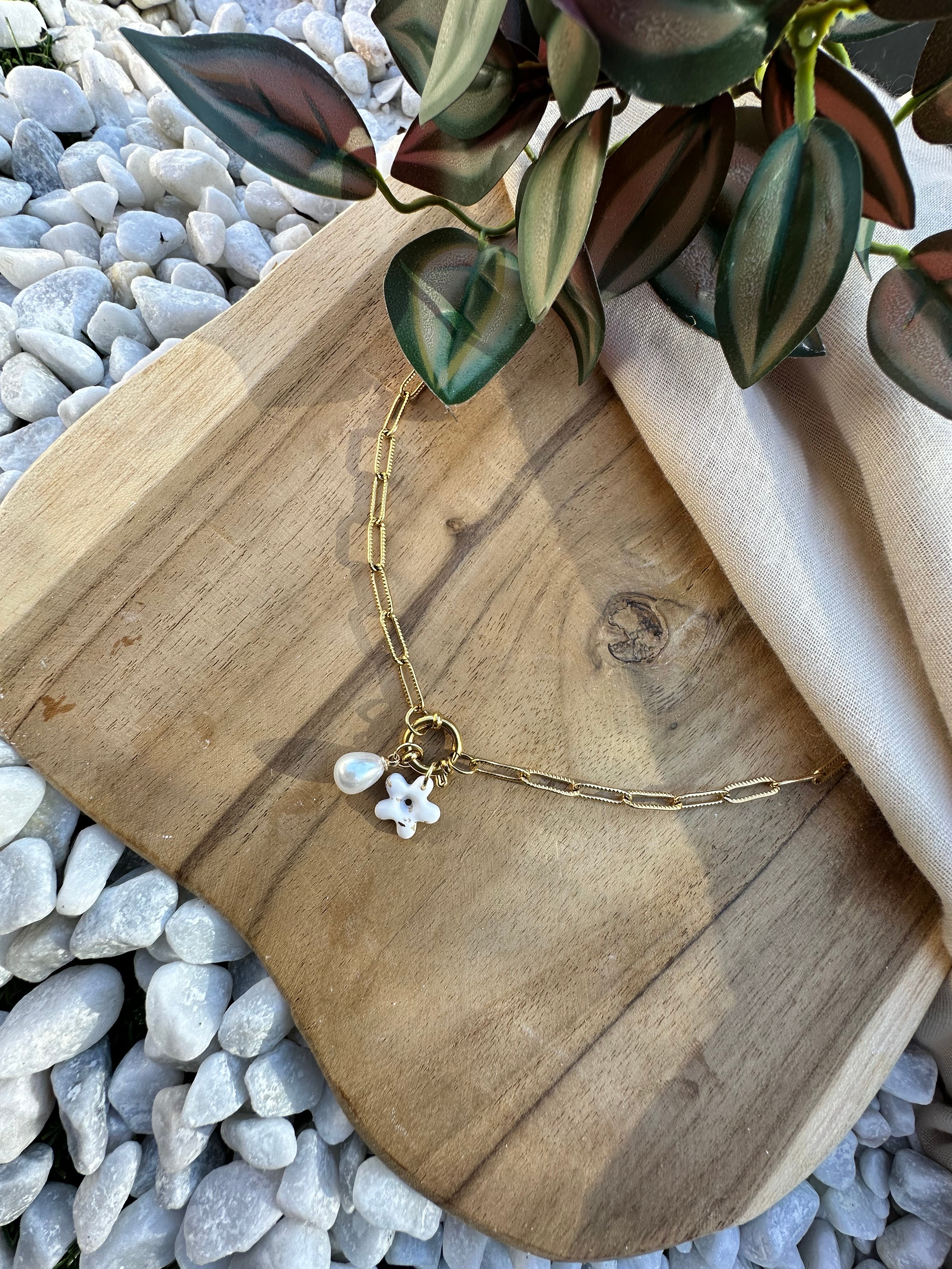 Pendantif fleur perlé ❀