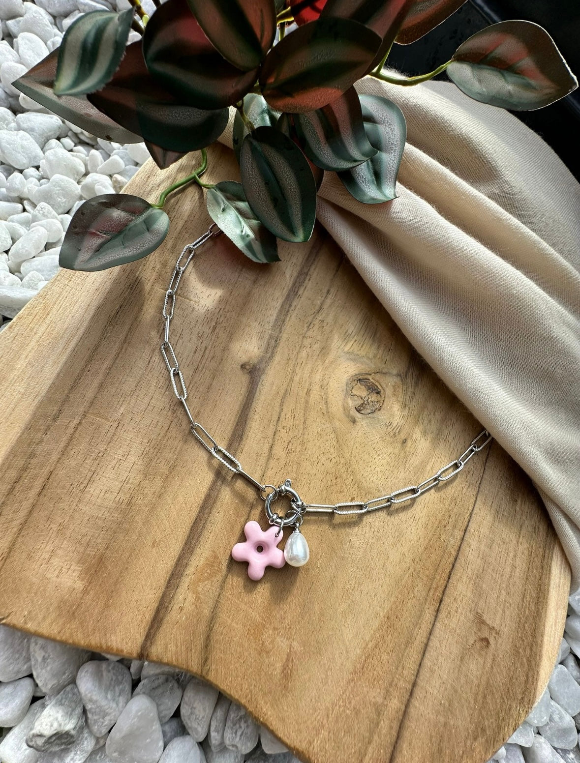 Pendantif fleur perlé ❀